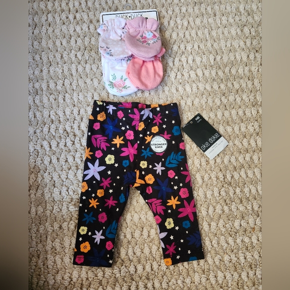 Okie dokie Baby Legging and Duck & Duck 4 pair of mittens - Picture 3 of 3